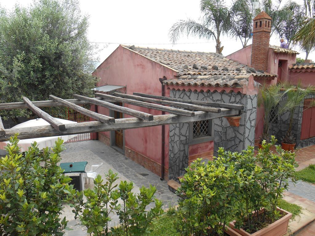 פיומפרדו די סיציליה Villa Del Nespolo מראה חיצוני תמונה