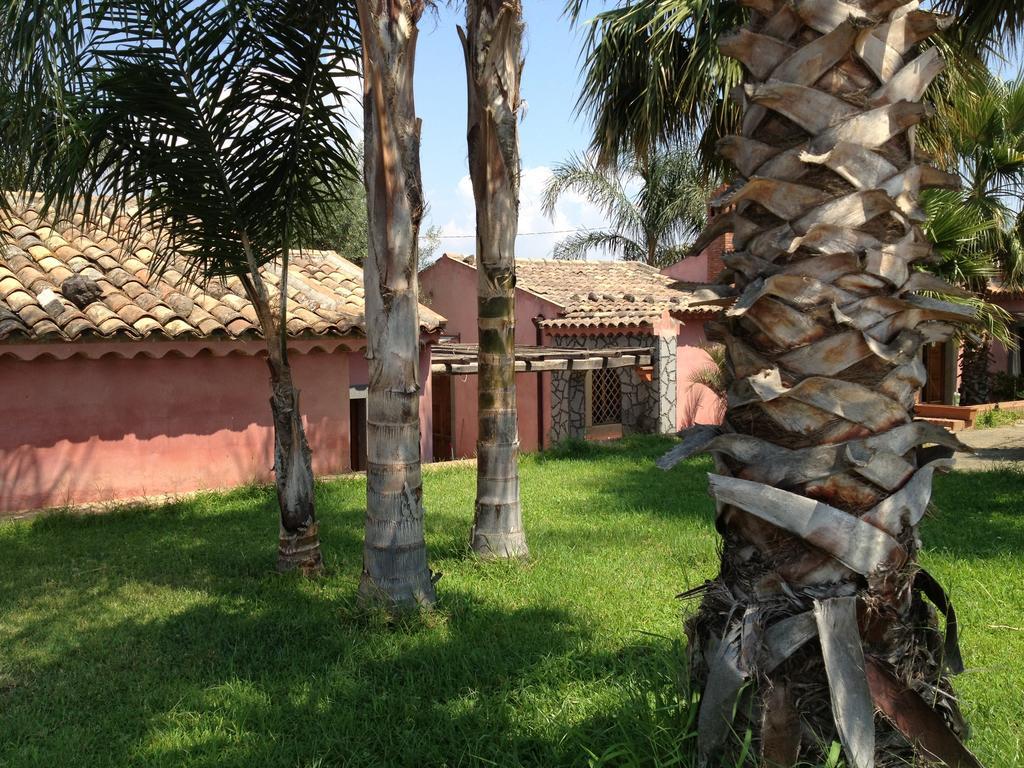 פיומפרדו די סיציליה Villa Del Nespolo מראה חיצוני תמונה