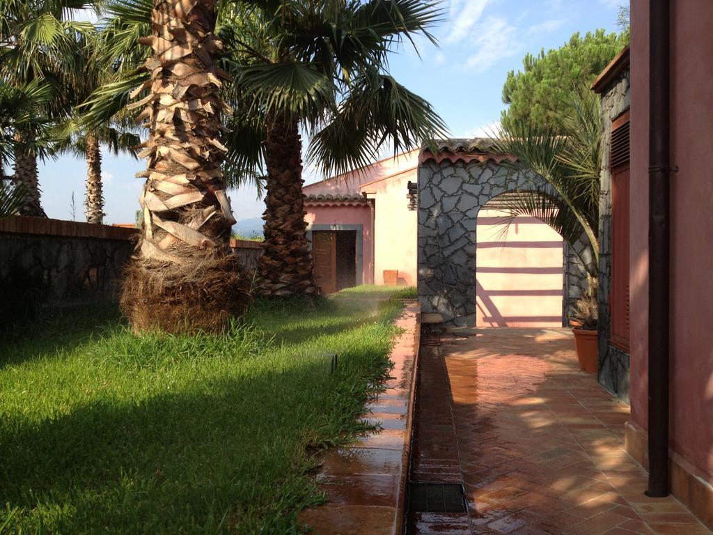 פיומפרדו די סיציליה Villa Del Nespolo מראה חיצוני תמונה